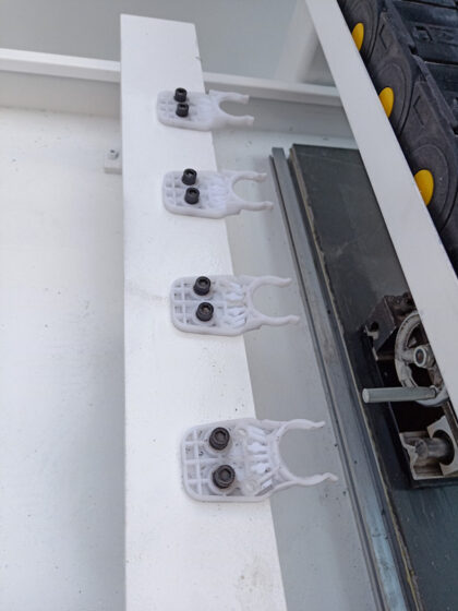 Semi Enclosed Small Mold Engraving Machine