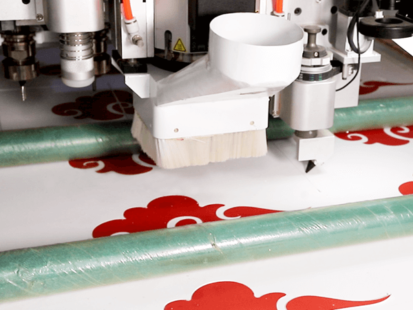 swing knife cutting.