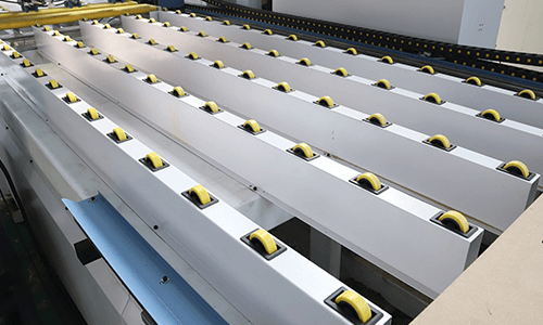 Automatic feed roller