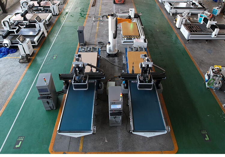 auto cnc wood cutting machine​